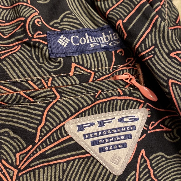 Columbia PFG shorts with net inside (never worn) - Picture 3 of 4